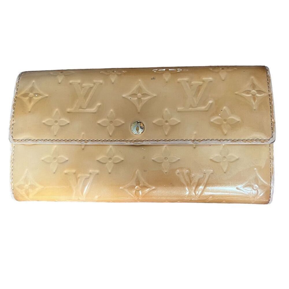 Louis Vuitton Beige Vernis Wallet - Picture 1 of 4